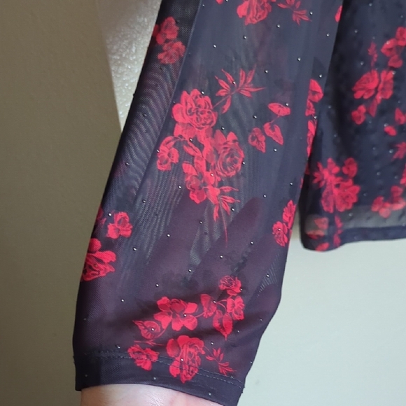 Tahari Women's Black and Red Floral Blouse - Picture 5 of 10